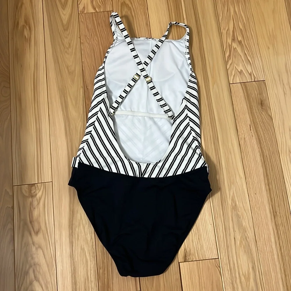 Blue Rod Beattie Striped Black and White women’s one piece Swimsuit size 10